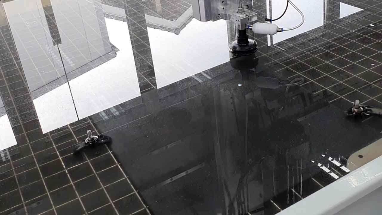 Plesio – Water Jet Cutter with 3800 bar / 55.000 PSI - Image 39