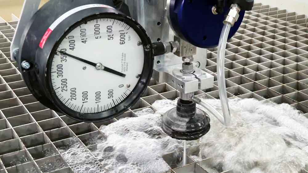 Plesio – Water Jet Cutter with 3800 bar / 55.000 PSI - Image 13