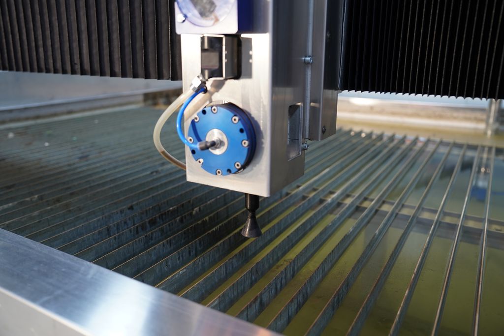 Plesio – Water Jet Cutter with 3800 bar / 55.000 PSI - Image 8