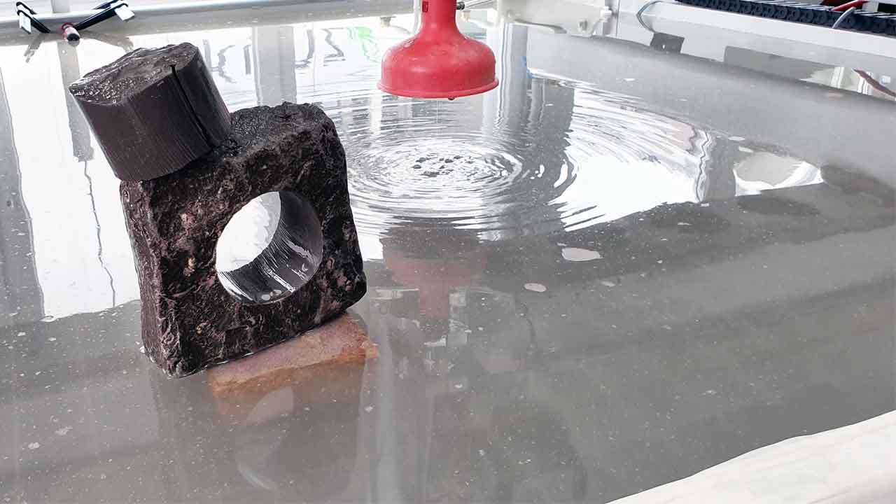 Plesio – Water Jet Cutter with 3800 bar / 55.000 PSI - Image 9